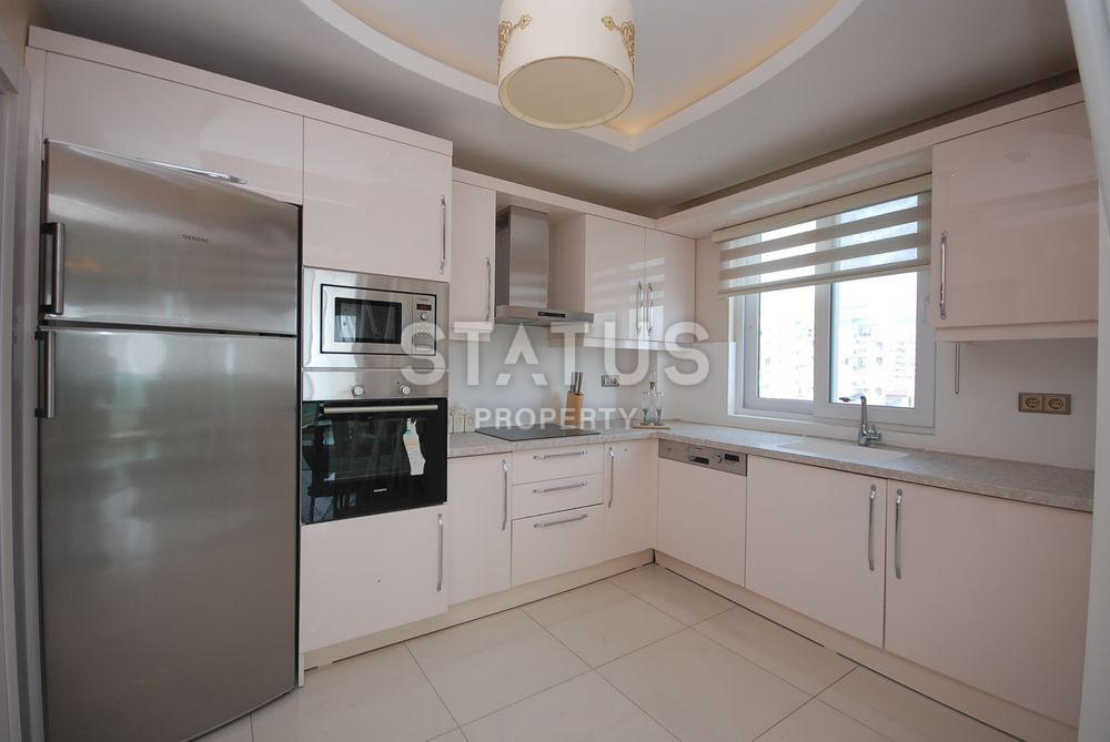 Трехкомнатная квартира с шикарной дизайнерской новой мебелью, 100 кв. м. фото 12