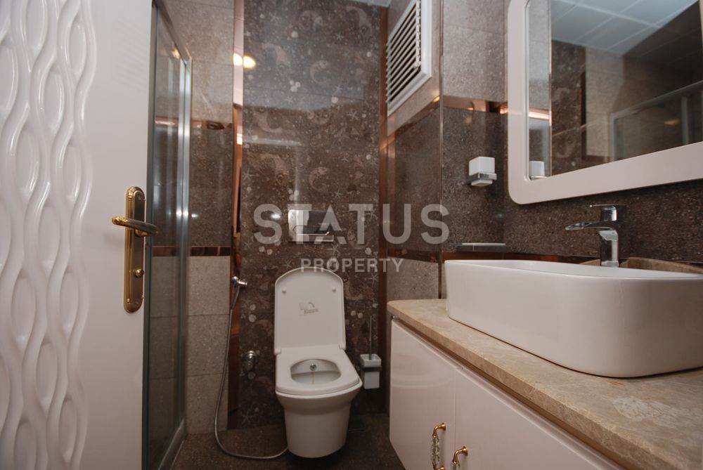 Трехкомнатная квартира с шикарной дизайнерской новой мебелью, 100 кв. м. фото 14