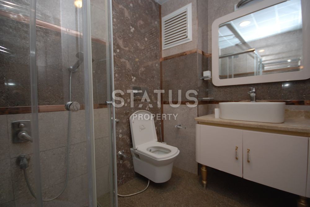 Трехкомнатная квартира с шикарной дизайнерской новой мебелью, 100 кв. м. фото 15