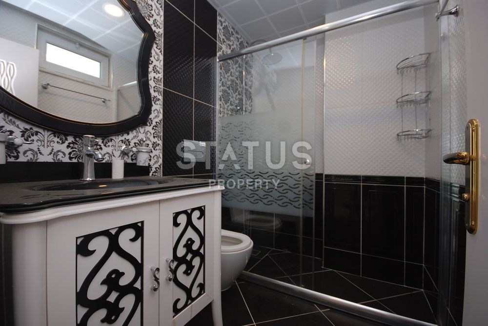 Трехкомнатная квартира с шикарной дизайнерской новой мебелью, 100 кв. м. фото 16