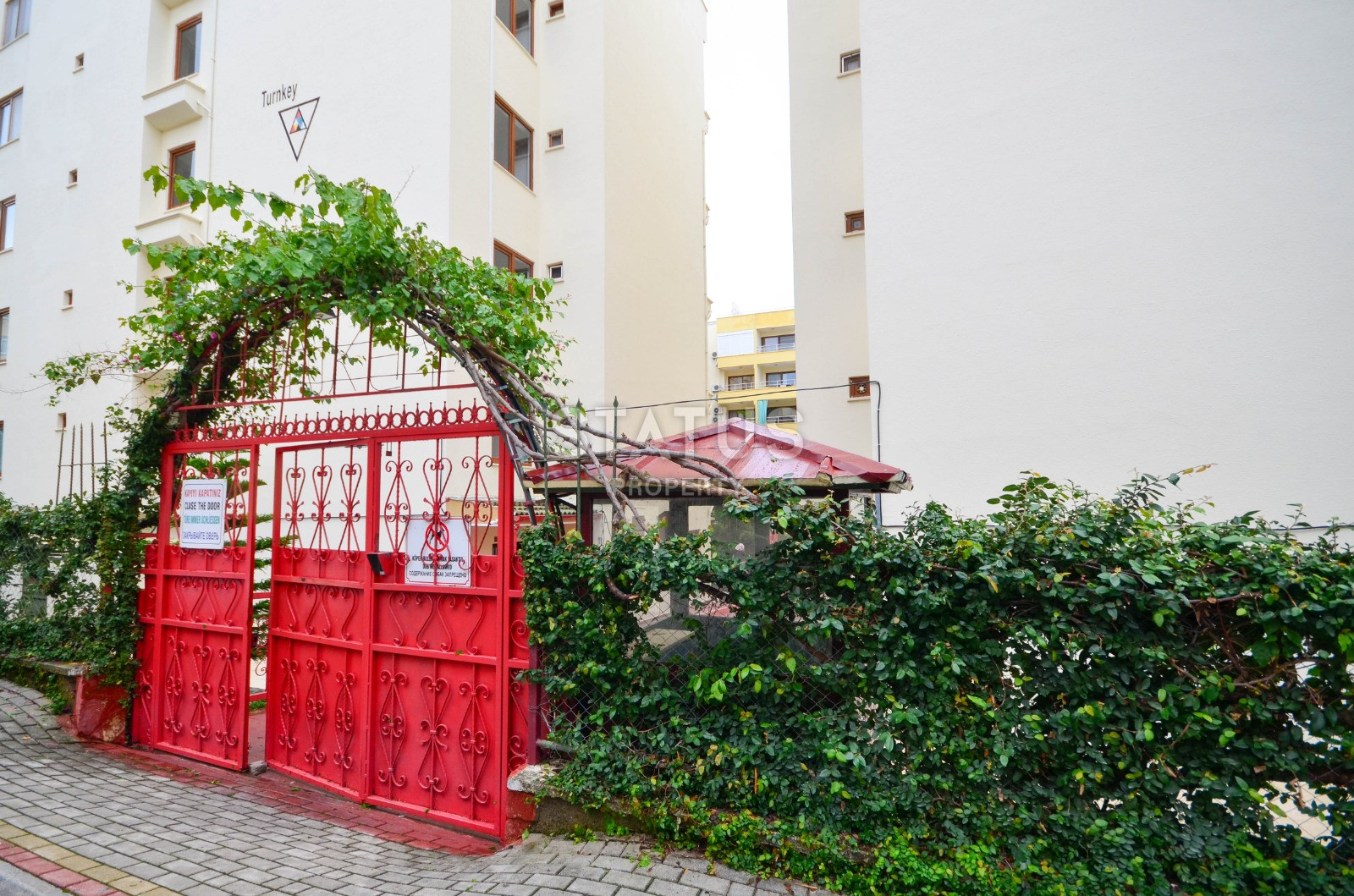 Бюджетная двухкомнатная квартира с мебелью в 250метрах от моря в Махмутларе, 60м.кв фото 19