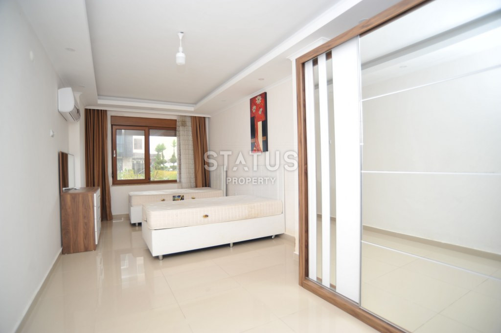 Меблированный дуплекс 3+1 и апартаменты с видом на море 2+1 в элитном комплексе у моря в Кестеле. фото 18