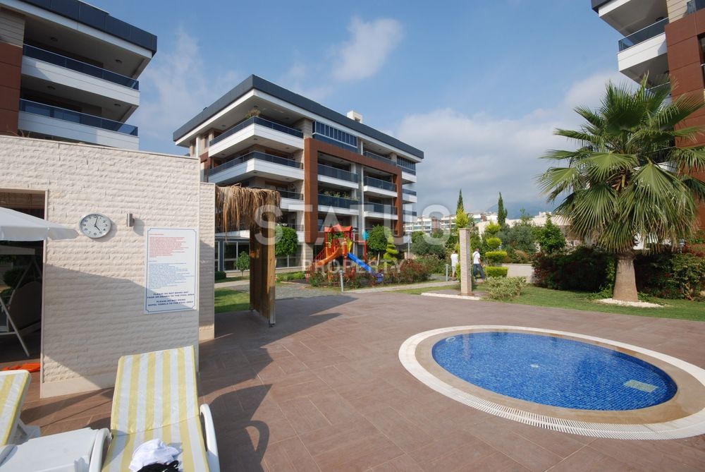 Новые трехкомнатные апартаменты в комплексе с собственной инфраструктурой, 100 кв. м. фото 4