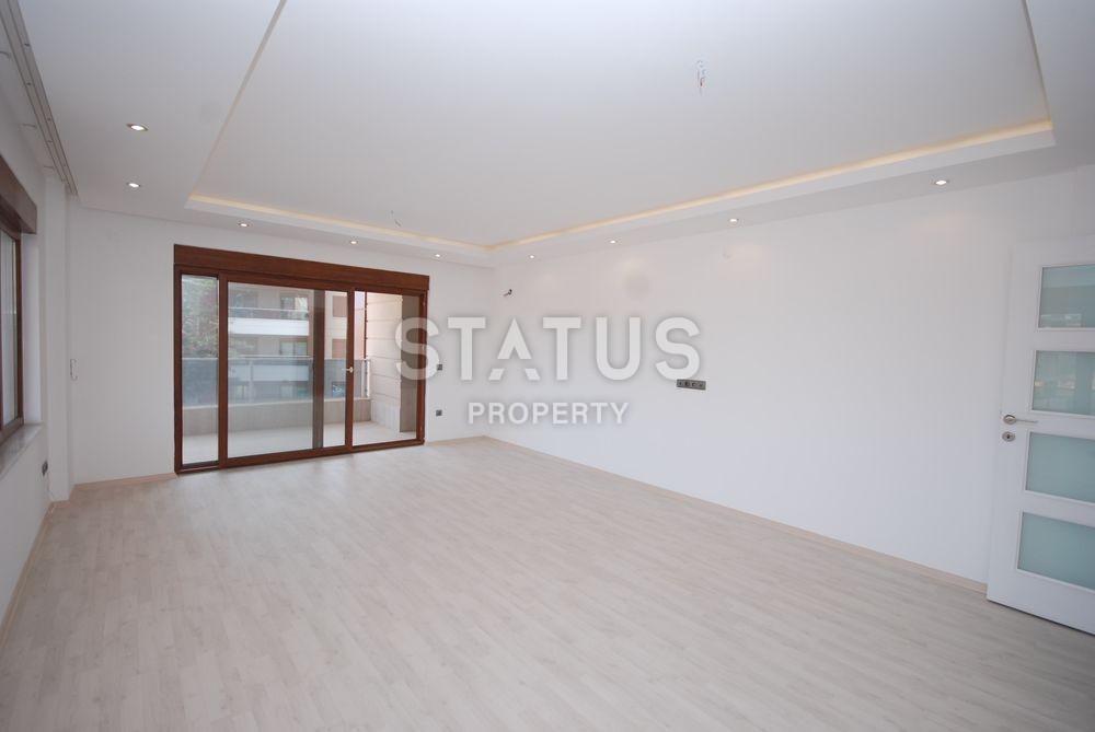 Новые трехкомнатные апартаменты в комплексе с собственной инфраструктурой, 100 кв. м. фото 9