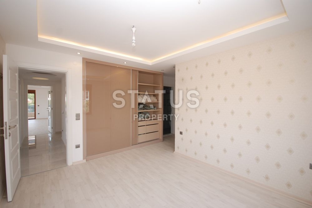 Новые трехкомнатные апартаменты в комплексе с собственной инфраструктурой, 100 кв. м. фото 12