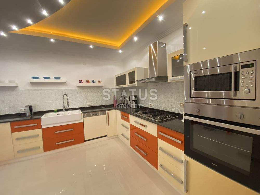 Apartment 4+1 in the center of Alanya, 200 sq.m. фото 46