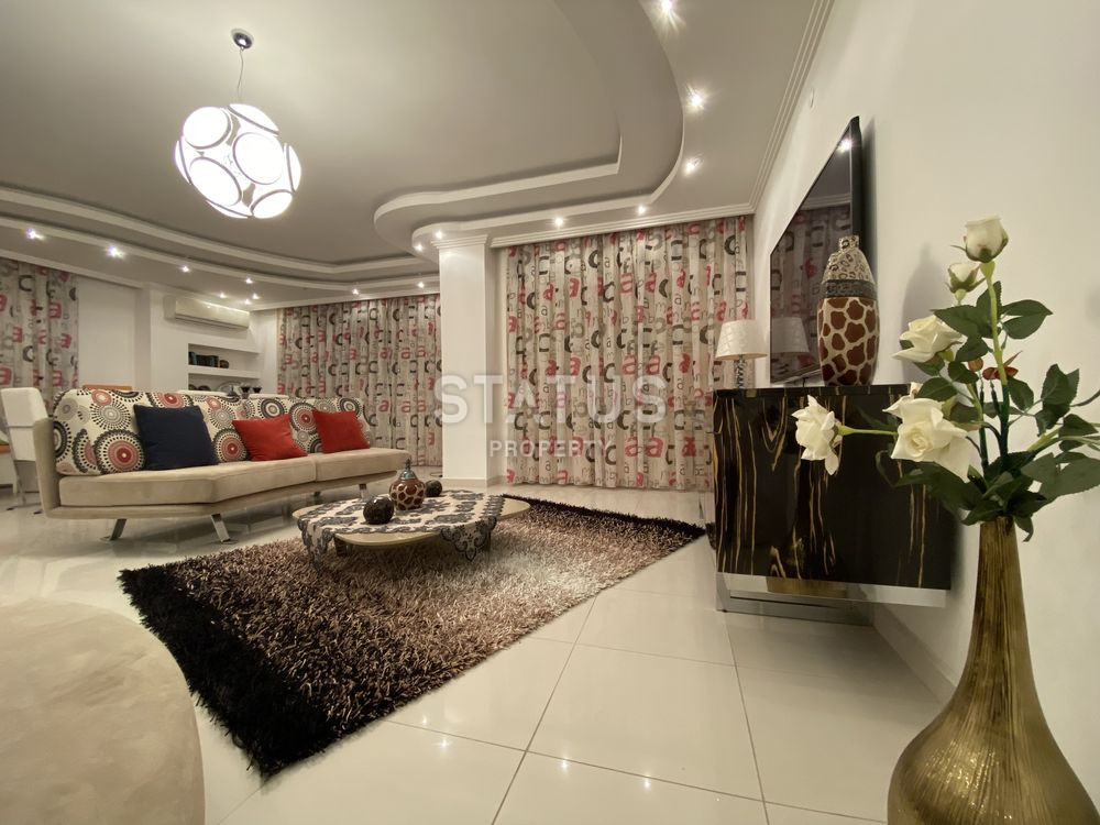 Апартаменты 4+1 в центре Алании, 200 кв.м. фото 2