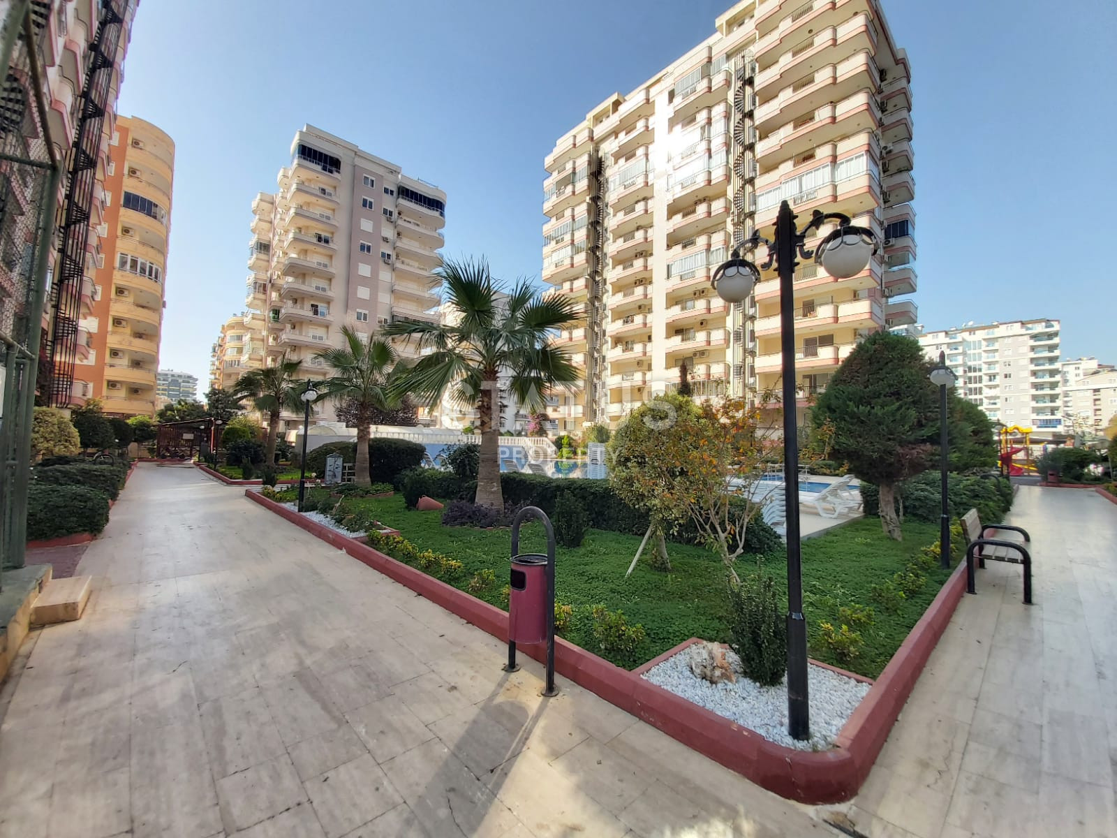 Spacious 2+1 in a popular complex in the center of Mahmutlar, 120m2 фото 3