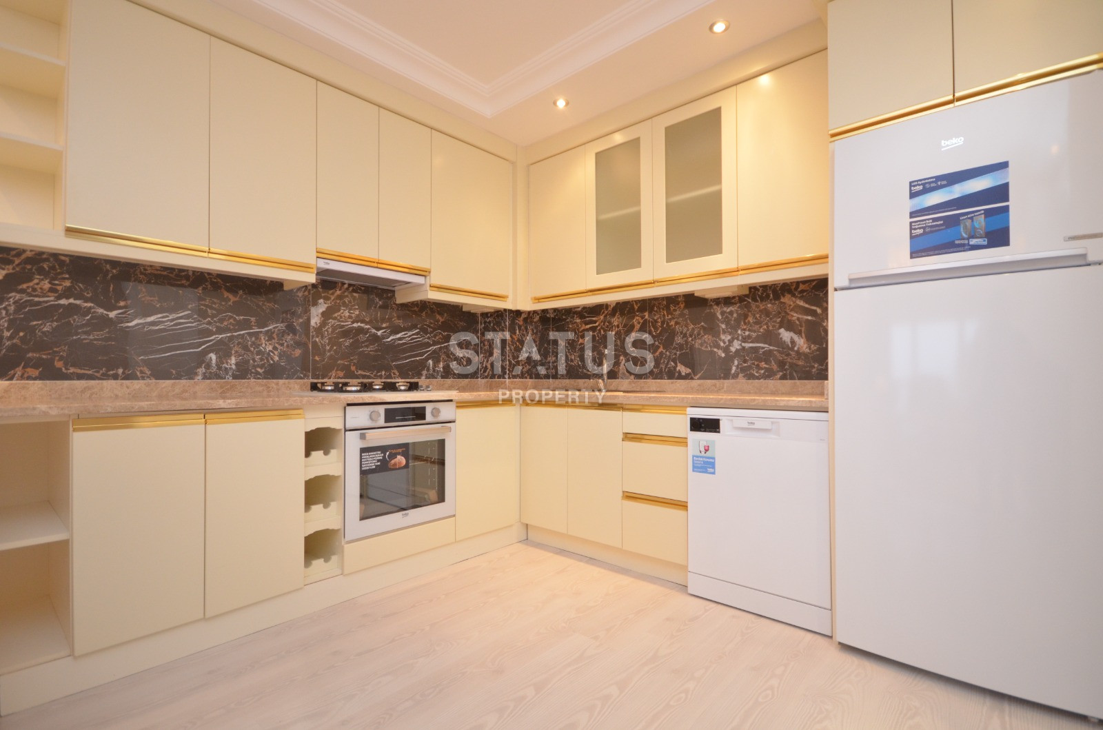 Меблированная трехкомнатная квартира в Махмутларе в 400метрах от побережья, 100 м2. фото 8