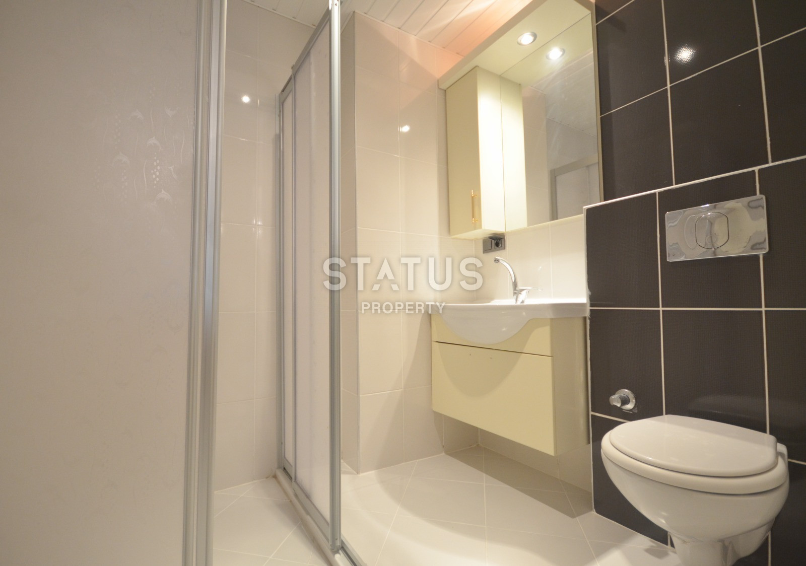 Меблированная трехкомнатная квартира в Махмутларе в 400метрах от побережья, 100 м2. фото 20