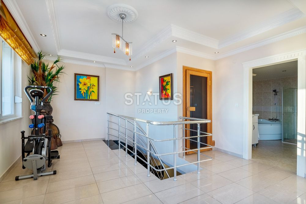 Penthouse 2+1 with a direct view of the sea and the fortress in Mahmutlar, 220 m2 фото 10