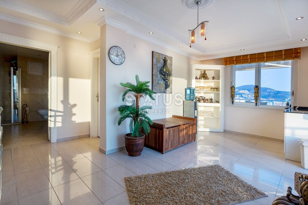 Penthouse 2+1 with a direct view of the sea and the fortress in Mahmutlar, 220 m2 фото 13