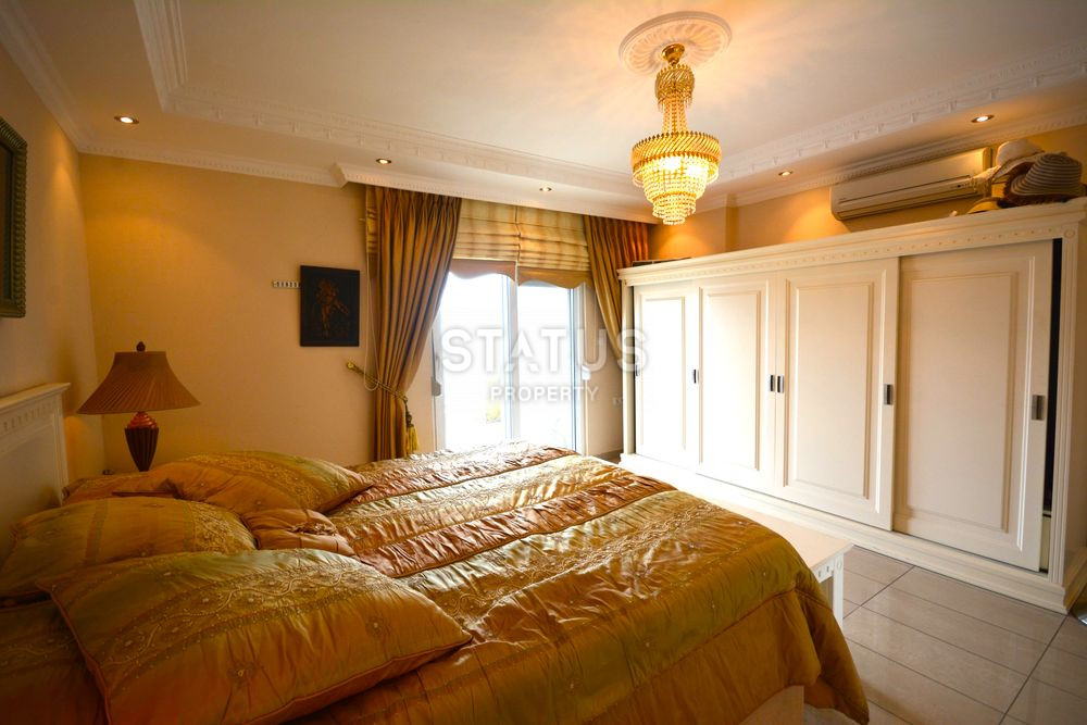 Penthouse 2+1 with a direct view of the sea and the fortress in Mahmutlar, 220 m2 фото 20