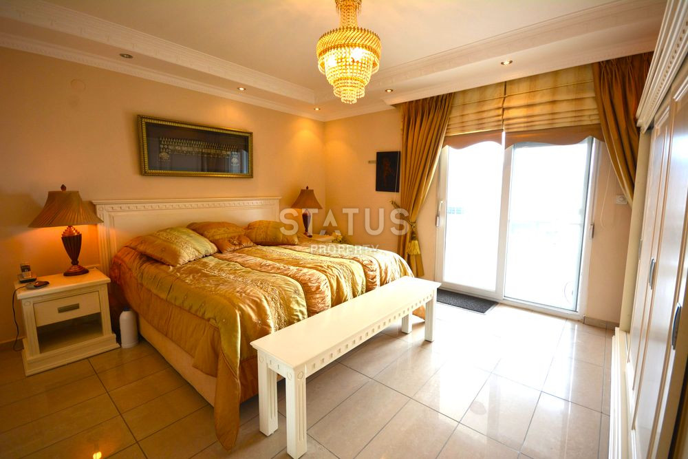 Penthouse 2+1 with a direct view of the sea and the fortress in Mahmutlar, 220 m2 фото 21