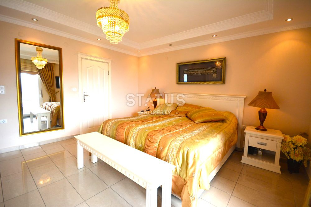 Penthouse 2+1 with a direct view of the sea and the fortress in Mahmutlar, 220 m2 фото 23