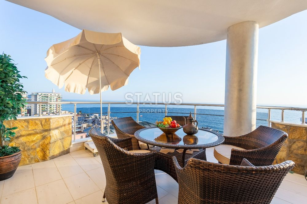 Penthouse 2+1 with a direct view of the sea and the fortress in Mahmutlar, 220 m2 фото 26
