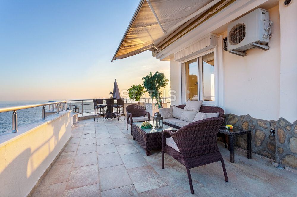 Penthouse 2+1 with a direct view of the sea and the fortress in Mahmutlar, 220 m2 фото 31