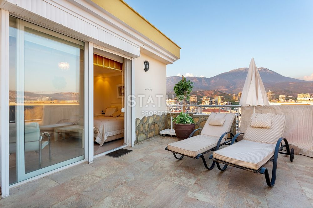 Penthouse 2+1 with a direct view of the sea and the fortress in Mahmutlar, 220 m2 фото 33