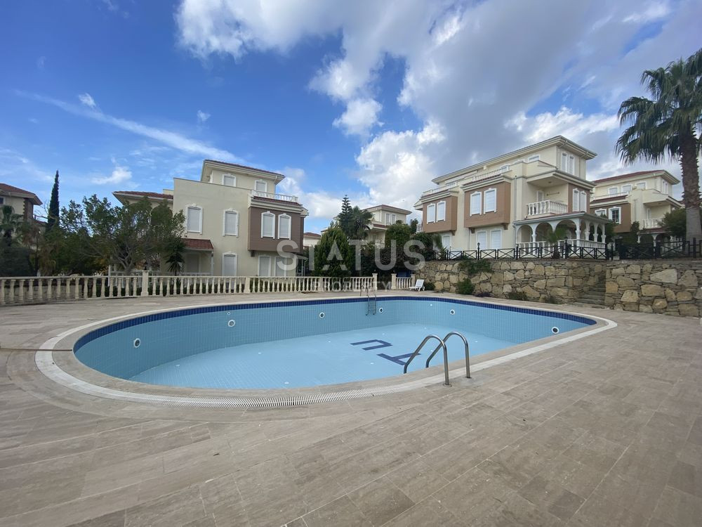 Трехуровневые апартаменты 3+1 с личной территорией в таунхаусе в одном из лучших комплексов в Авсалларе, 200м2 фото 4