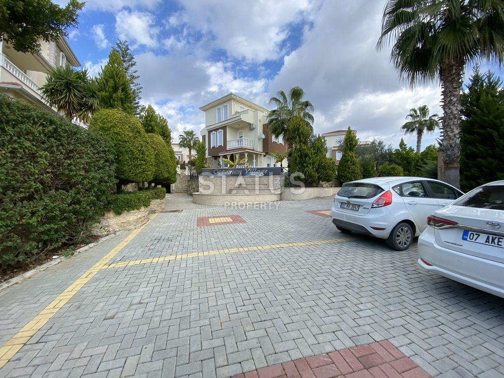 Трехуровневые апартаменты 3+1 с личной территорией в таунхаусе в одном из лучших комплексов в Авсалларе, 200м2 фото 6