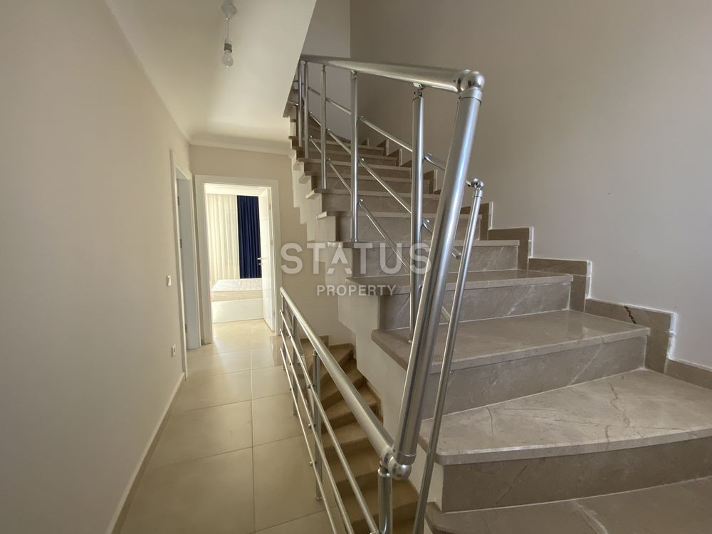 Трехуровневые апартаменты 3+1 с личной территорией в таунхаусе в одном из лучших комплексов в Авсалларе, 200м2 фото 10