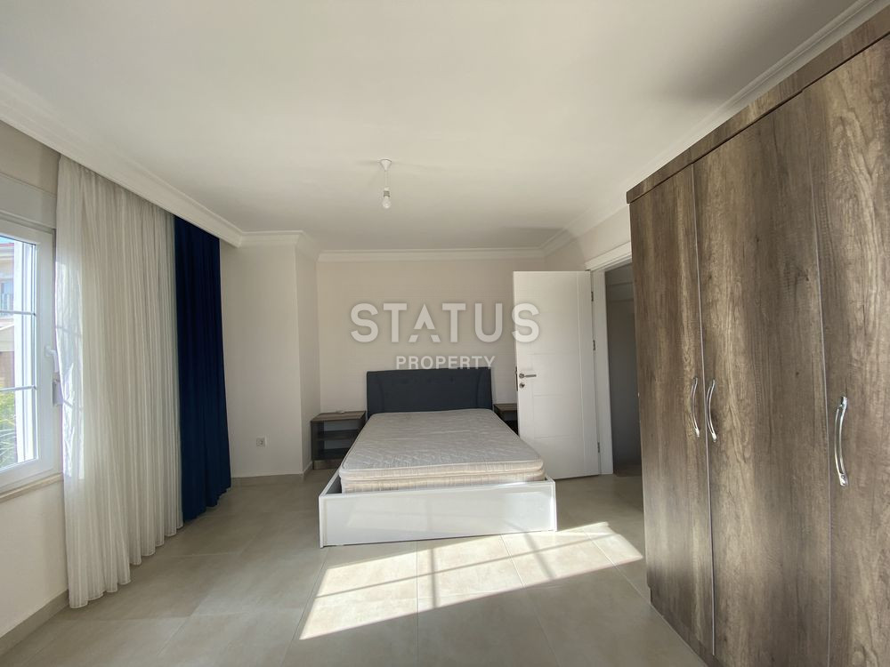 Трехуровневые апартаменты 3+1 с личной территорией в таунхаусе в одном из лучших комплексов в Авсалларе, 200м2 фото 12