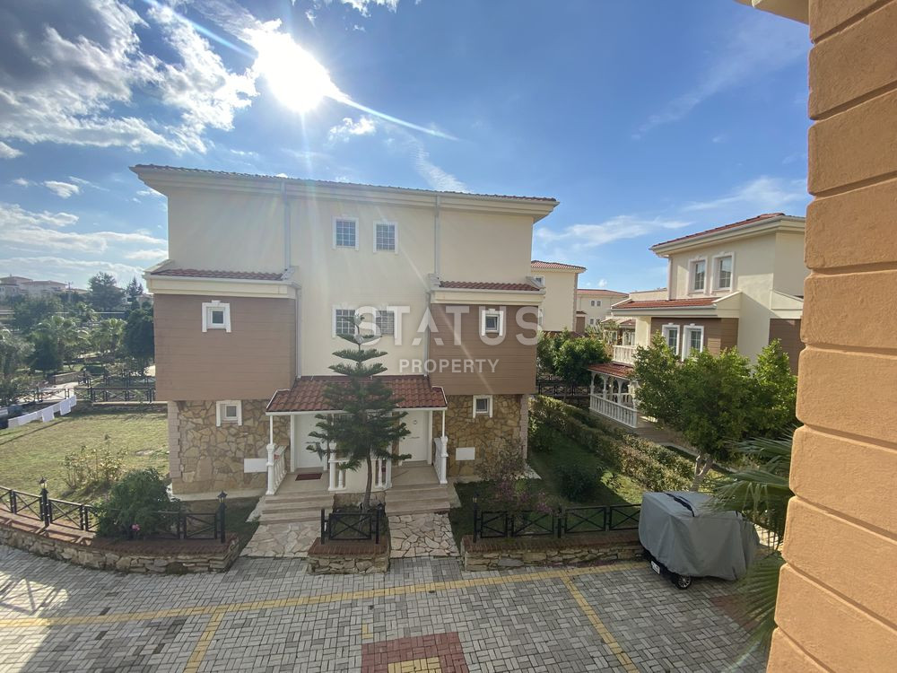 Трехуровневые апартаменты 3+1 с личной территорией в таунхаусе в одном из лучших комплексов в Авсалларе, 200м2 фото 23