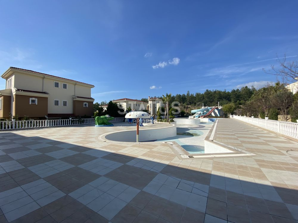 Трехуровневые апартаменты 3+1 с личной территорией в таунхаусе в одном из лучших комплексов в Авсалларе, 200м2 фото 26