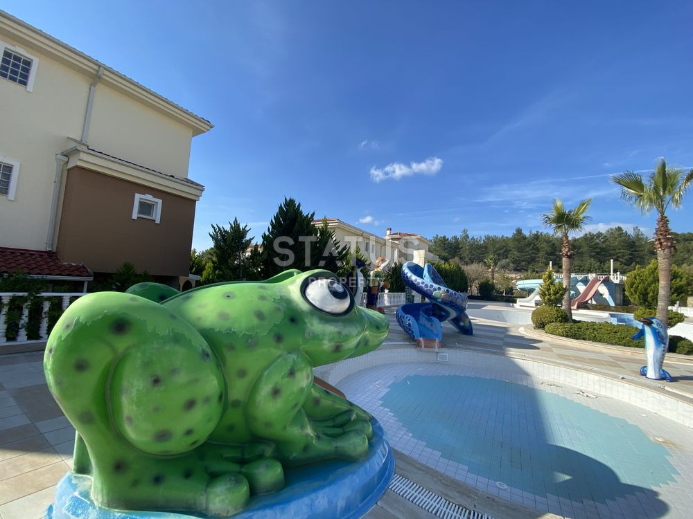 Трехуровневые апартаменты 3+1 с личной территорией в таунхаусе в одном из лучших комплексов в Авсалларе, 200м2 фото 28