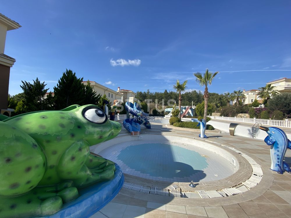 Трехуровневые апартаменты 3+1 с личной территорией в таунхаусе в одном из лучших комплексов в Авсалларе, 200м2 фото 29