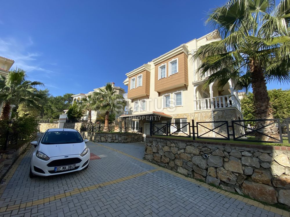 Трехуровневые апартаменты 3+1 с личной территорией в таунхаусе в одном из лучших комплексов в Авсалларе, 200м2 фото 35