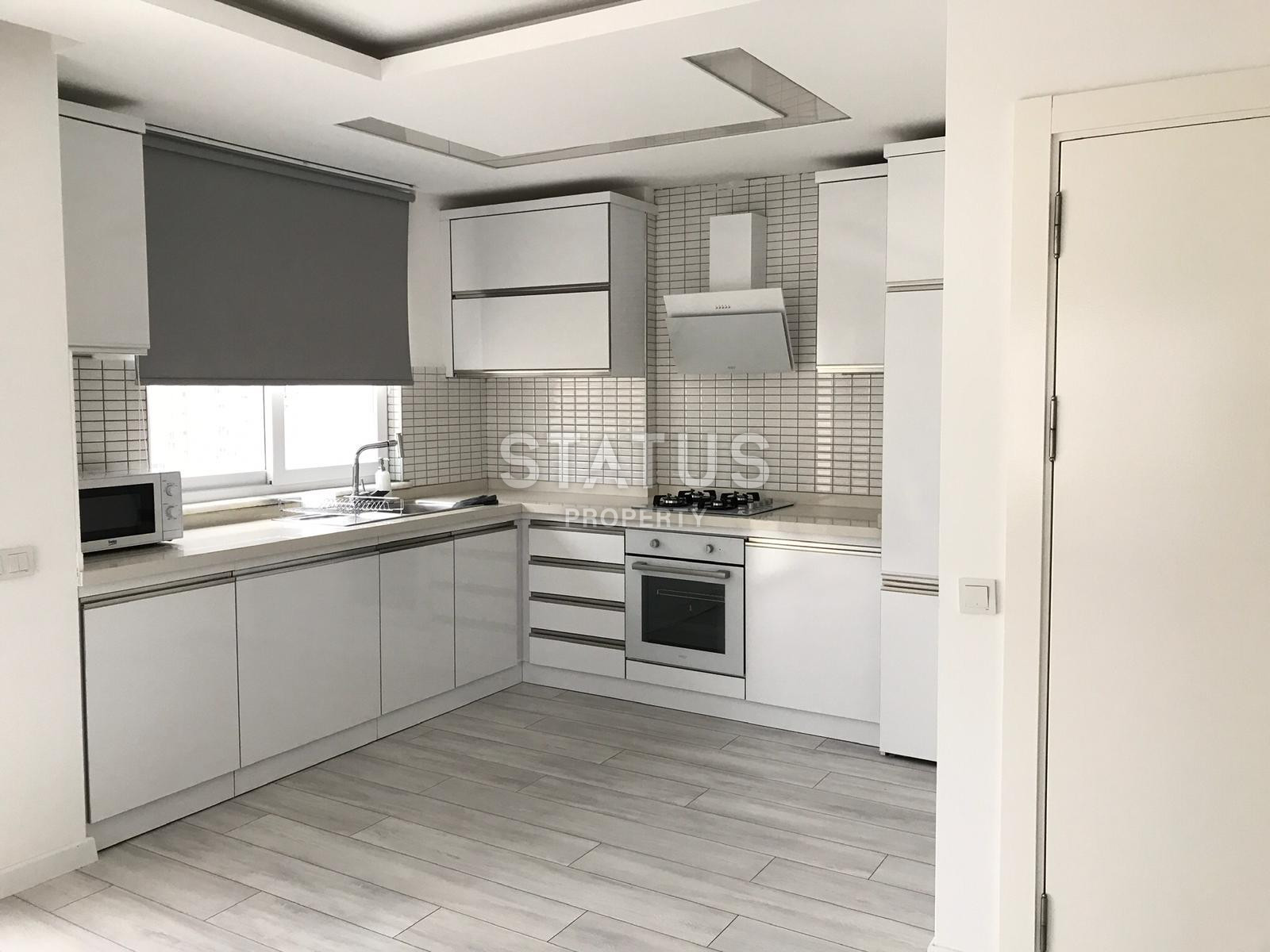 Перевернутый дублекс 2+1 в Махмутларе с новым современным ремонтом, 450м к морю фото 4