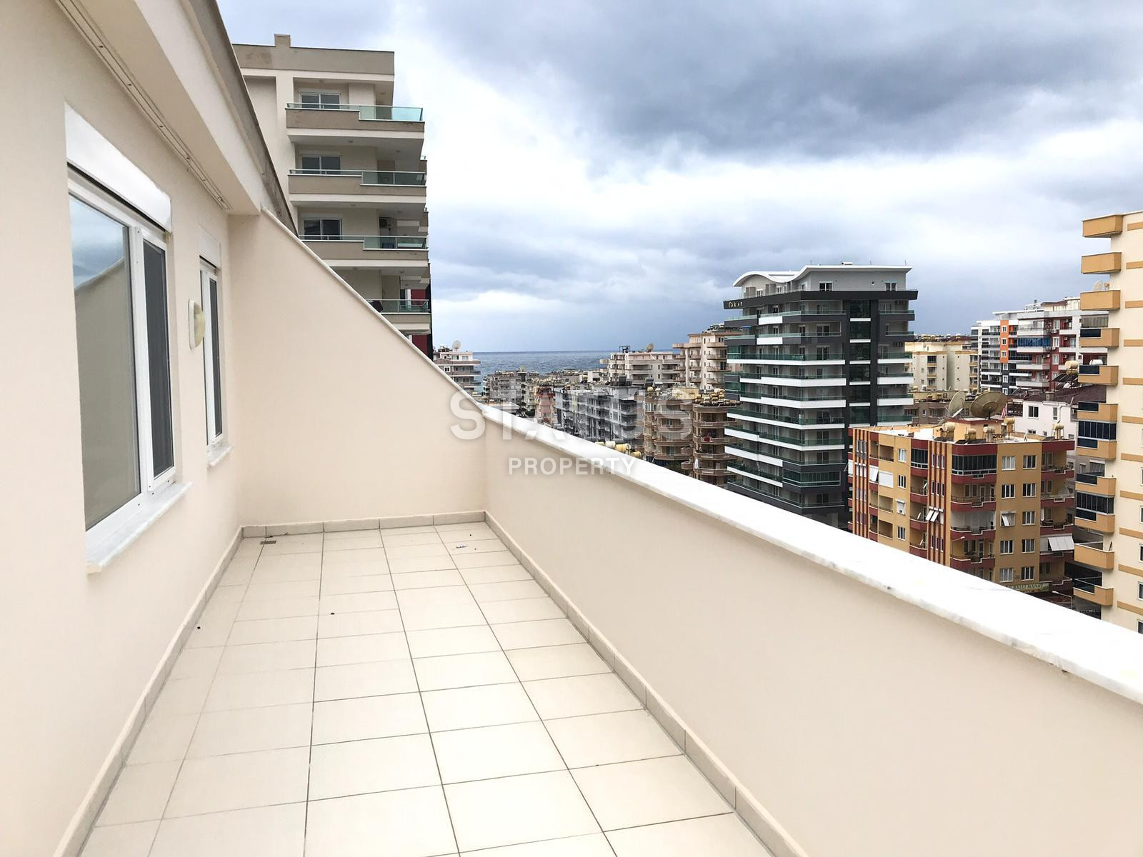 Перевернутый дублекс 2+1 в Махмутларе с новым современным ремонтом, 450м к морю фото 13