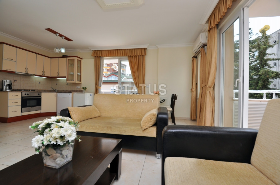 Трехкомнатная квартира по отличной цене в центре Алании в 500 метрах от пляжа Клеопатра! Мебель и техника в стоимости. 90 кв.м. фото 3