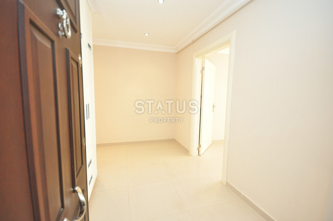 Large penthouse 3+1 with direct sea views, 280 m2 in Mahmutlar. фото 4