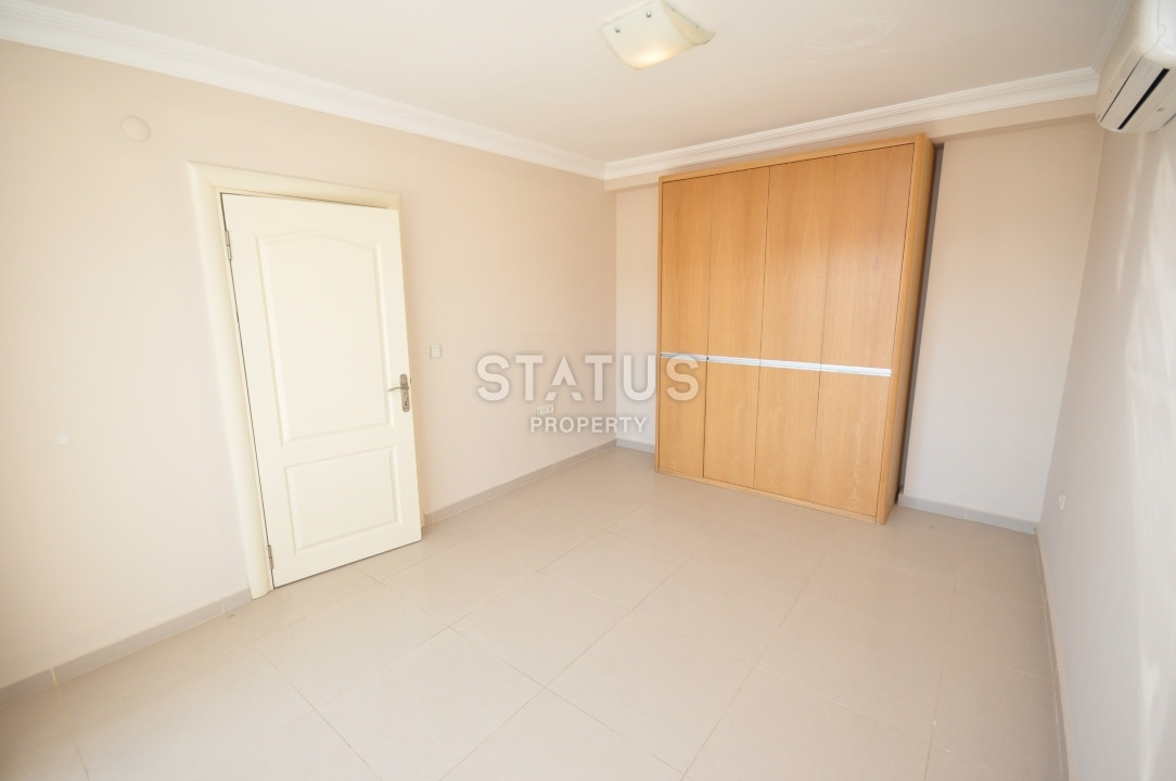 Large penthouse 3+1 with direct sea views, 280 m2 in Mahmutlar. фото 5