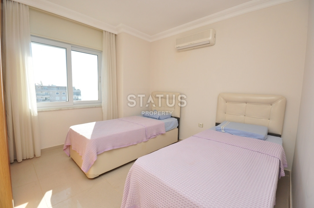 Large penthouse 3+1 with direct sea views, 280 m2 in Mahmutlar. фото 8