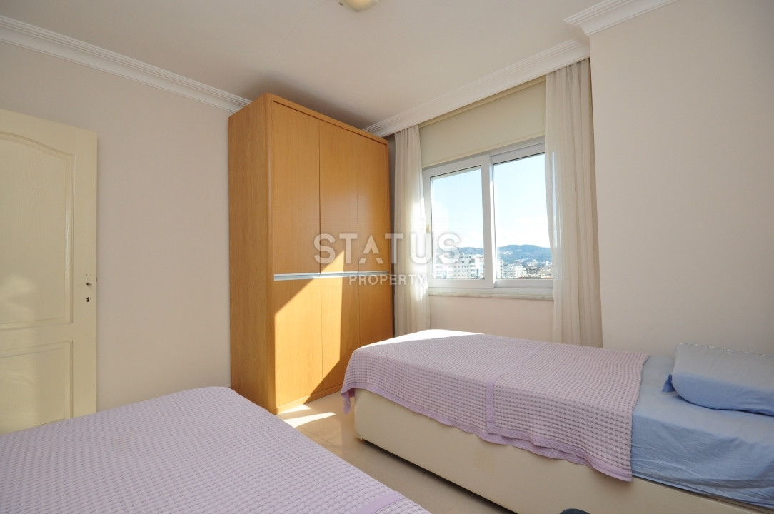 Large penthouse 3+1 with direct sea views, 280 m2 in Mahmutlar. фото 15