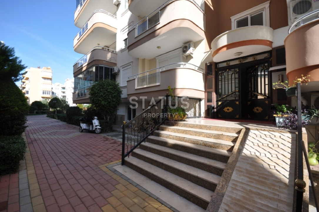 Large penthouse 3+1 with direct sea views, 280 m2 in Mahmutlar. фото 18