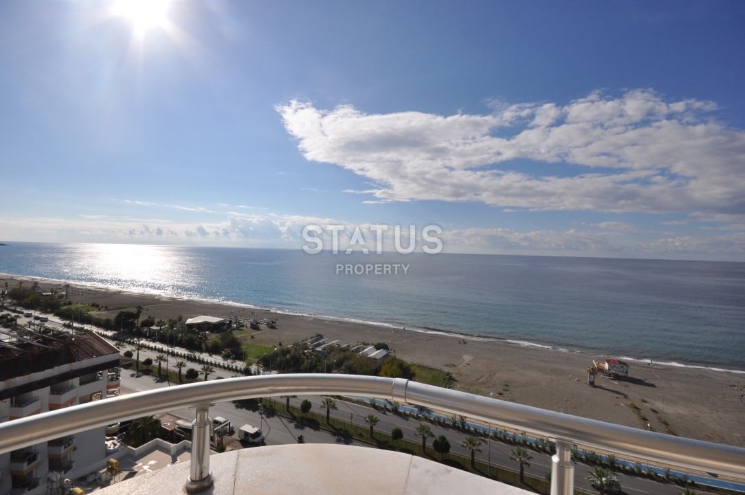 Large penthouse 3+1 with direct sea views, 280 m2 in Mahmutlar. фото 27