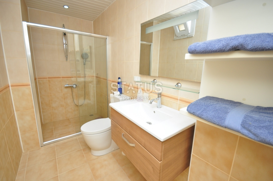 Large penthouse 3+1 with direct sea views, 280 m2 in Mahmutlar. фото 32