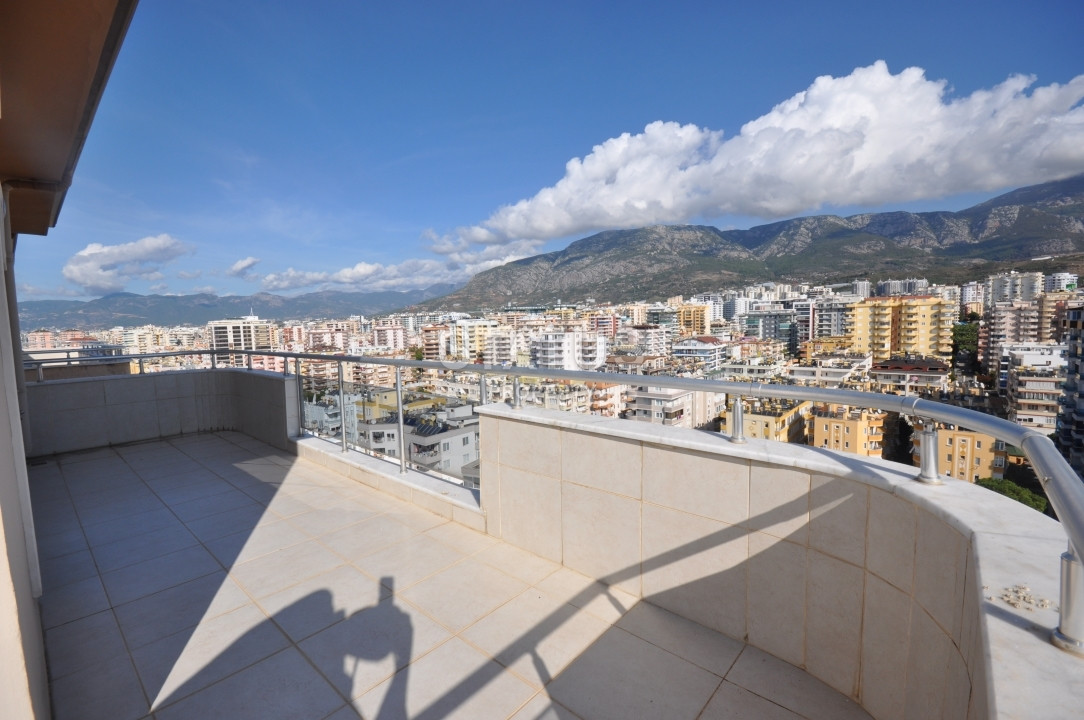 Large penthouse 3+1 with direct sea views, 280 m2 in Mahmutlar. фото 42