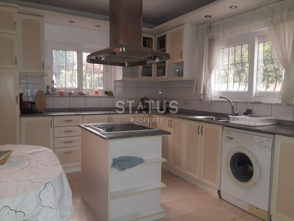 Cozy villa in the city, in the elite area of Oba, 250 m2 фото 9