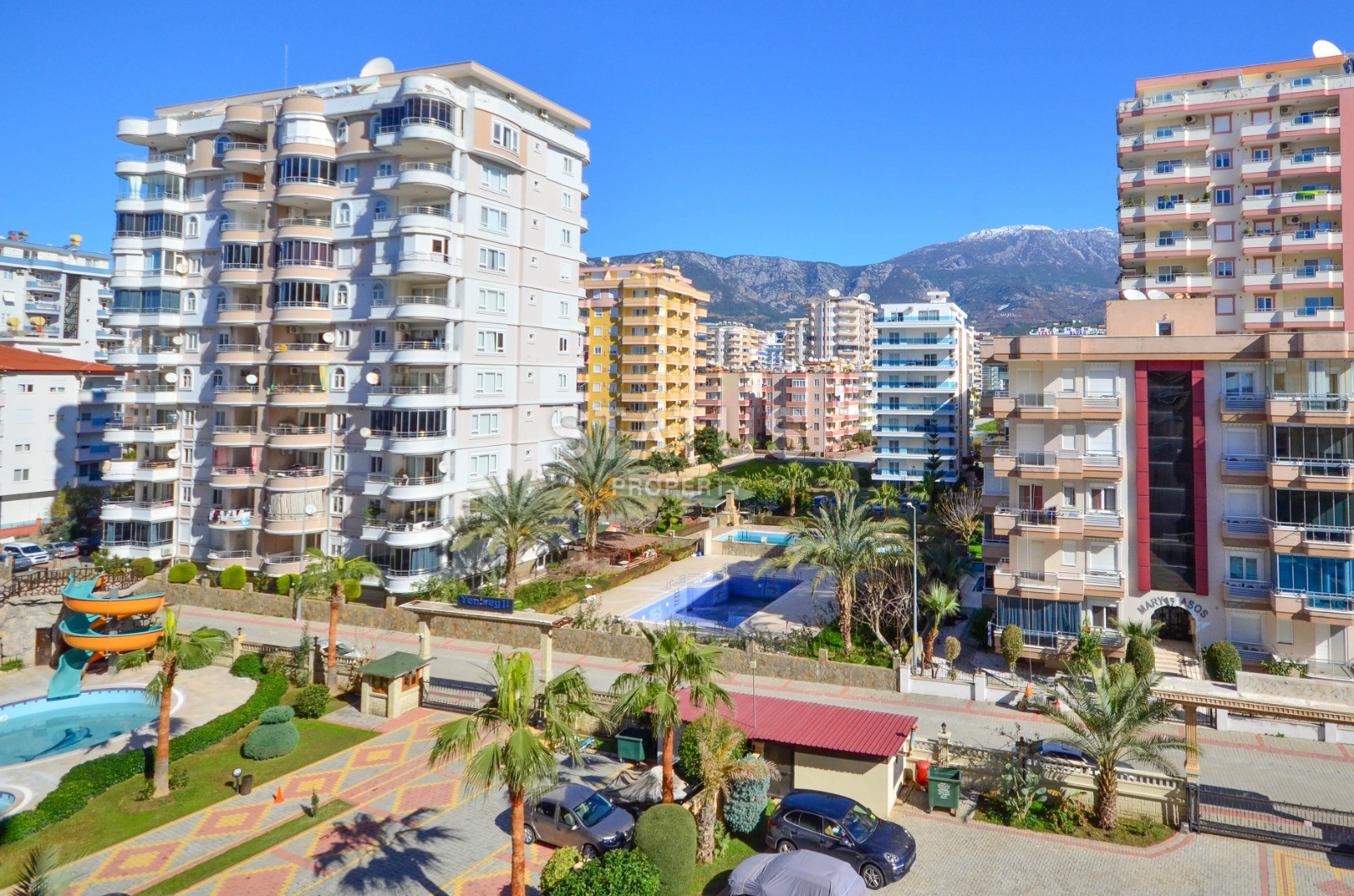 Three-room apartment with furniture in an excellent complex in Mahmutlar, 120 m2 фото 3
