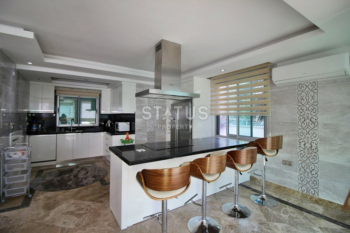 Элитная вилла 5+1 с собственным бассейном, 220 м2 в Каргыджаке. фото 3