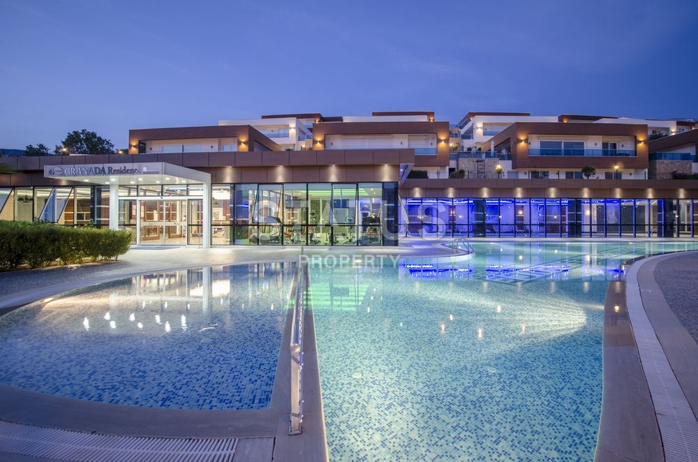 Luxurious villas on the Mediterranean coast фото 17