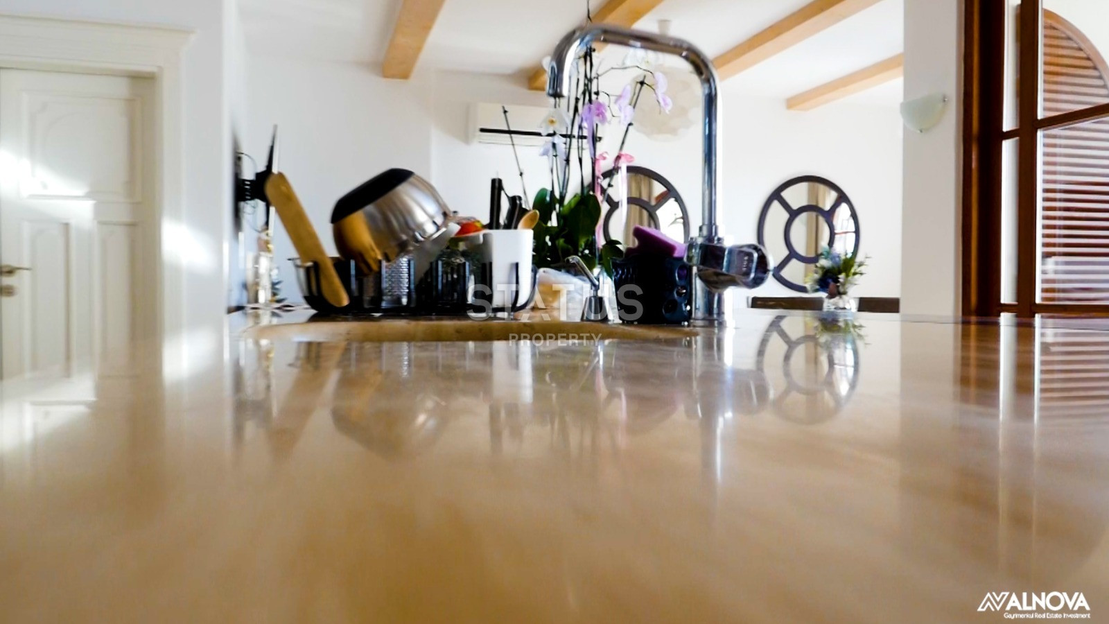 Вилла 6+2 с личным бассейном и панорамой на море и крепость, 390 м2. Центральный район Тепе фото 22