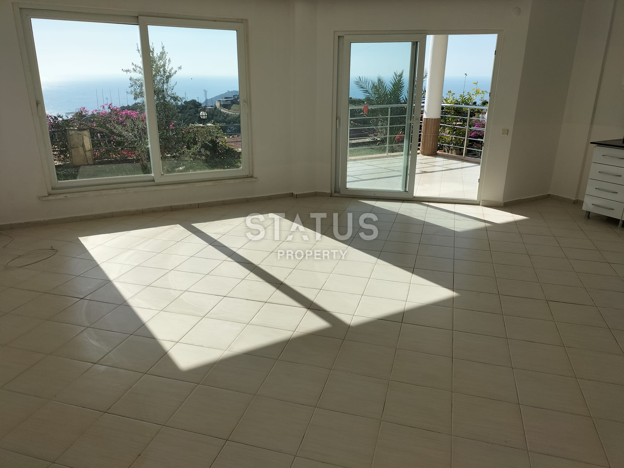 Вилла 3+1 с видом на море в районе Хасбахче, 150 м2 фото 6