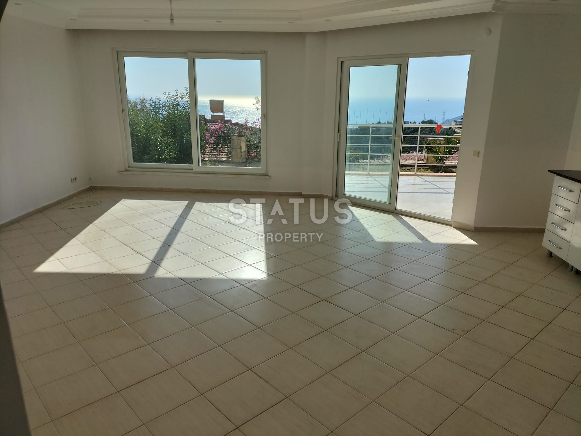 Вилла 3+1 с видом на море в районе Хасбахче, 150 м2 фото 14