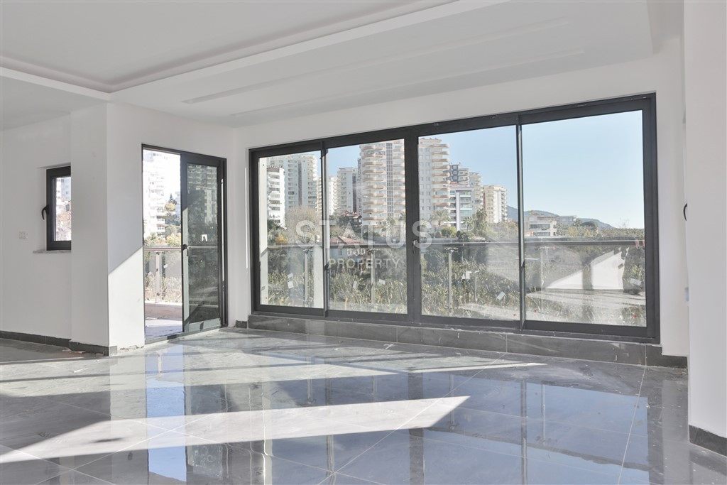 New spacious 4+1 villa in Mahmutlar, 300 m2 фото 3